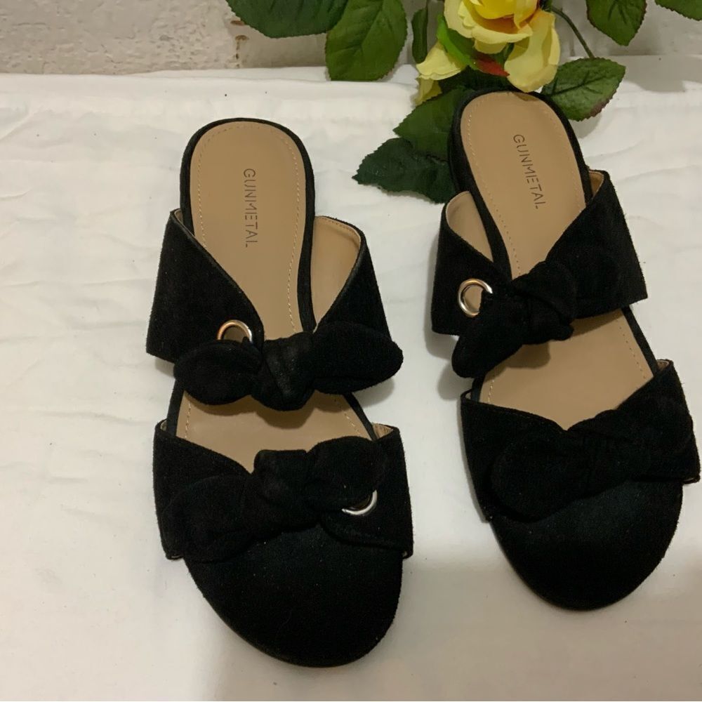 Gunmetal Slip On Flat Sandals Black Suede Bonya Bow Details Size 7.5